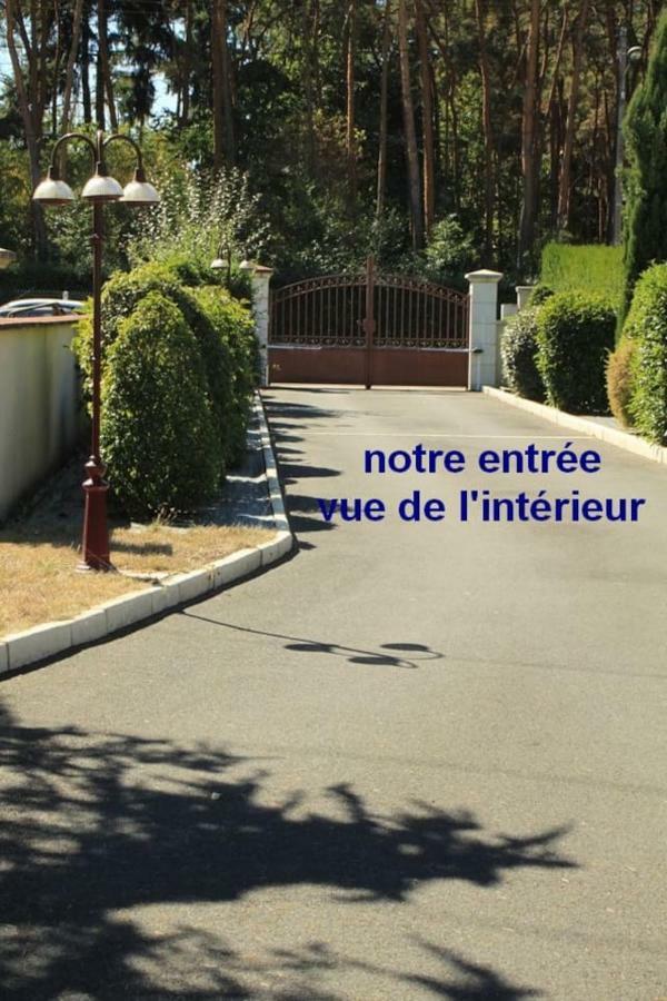 Logement Entre Chambord Et Le Zoo De Beauval Apartment Contres  Ngoại thất bức ảnh